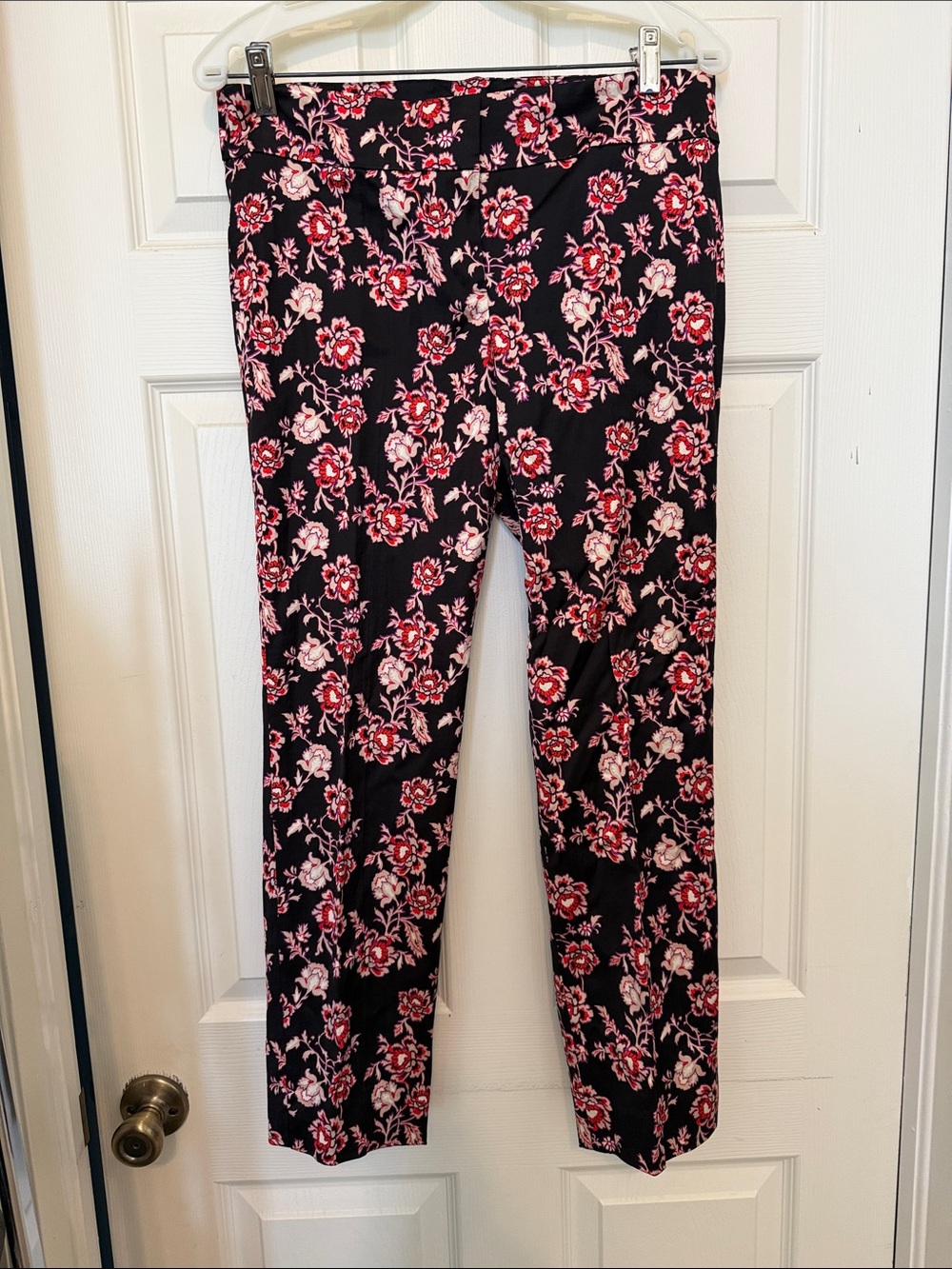 Ann Taylor Women’s Straight Leg Slacks - Sz 6